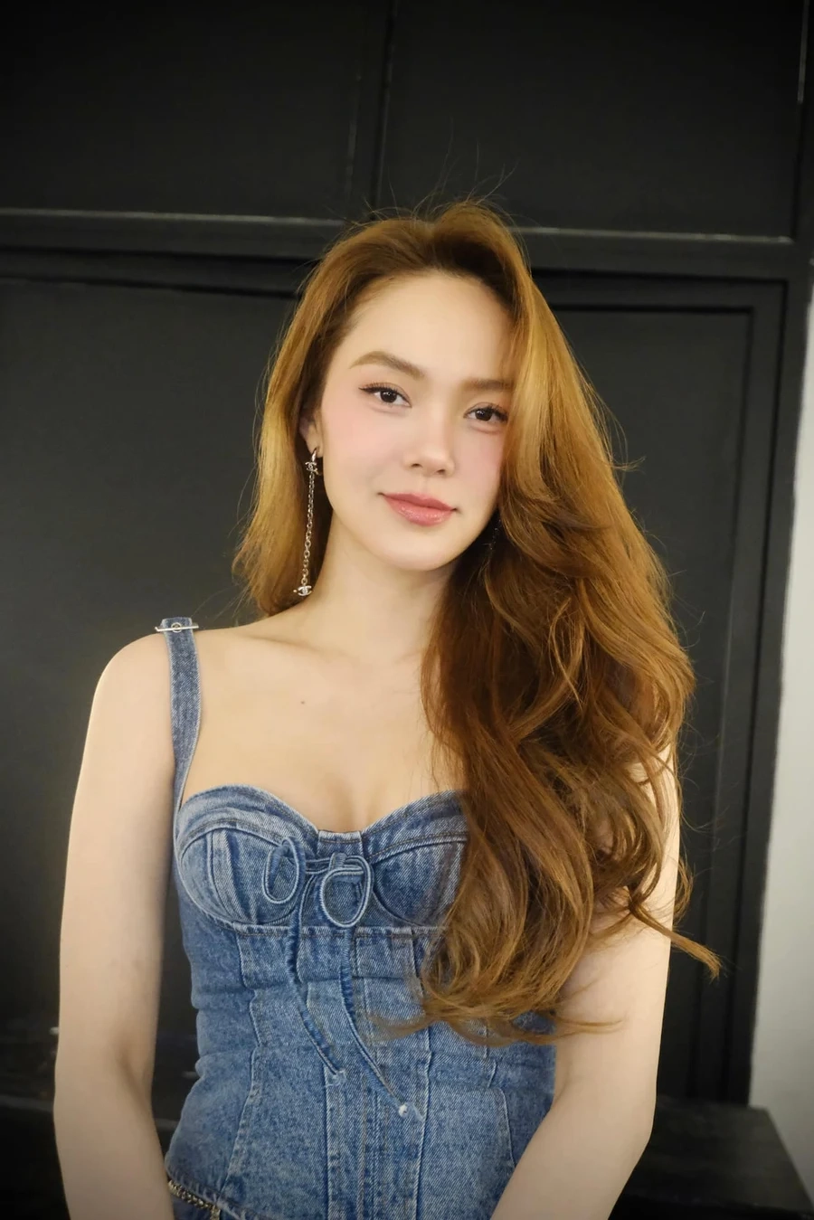 Ảnh Minh Hằng luôn thể hiện sự tươi trẻ và năng động của một ca sĩ đầy tài năng.