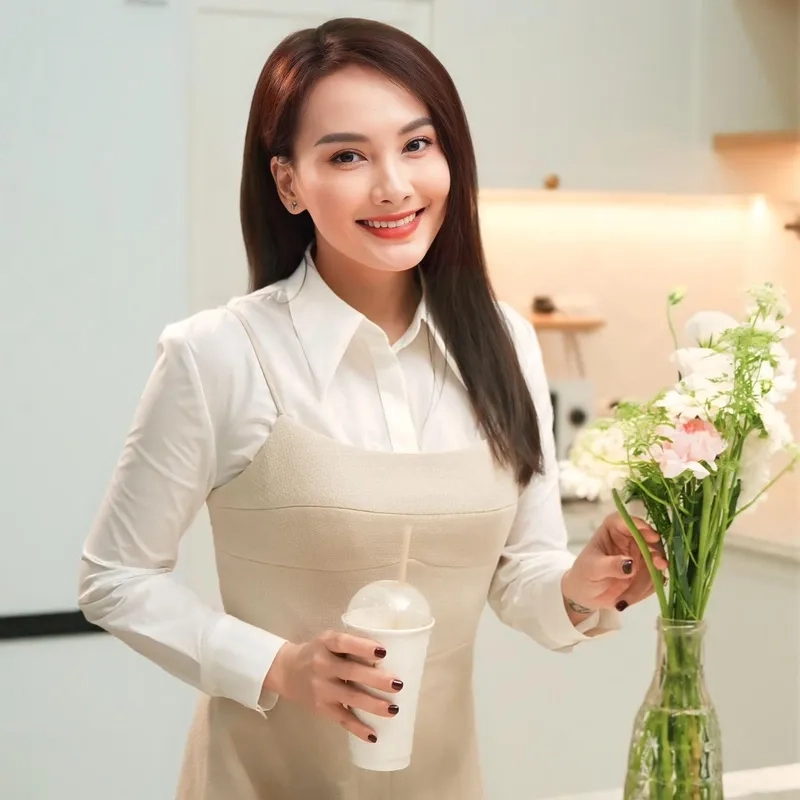 Cận cảnh ảnh Bảo Thanh khoe vẻ đẹp không tuổi ngoài đời thực