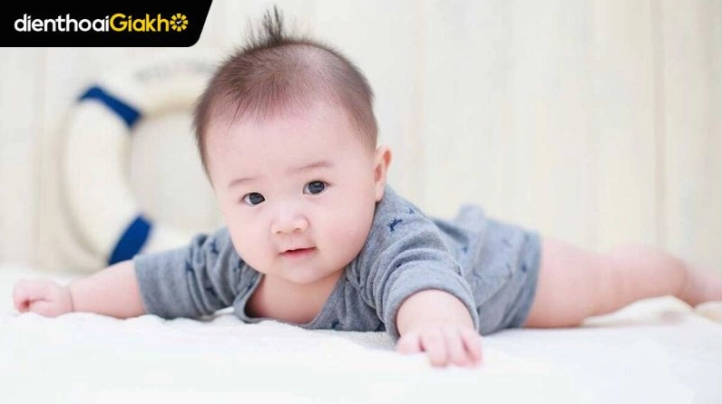 Hình Ảnh Bé Trai Đẹp Như Thiên Thần, Nét Ngây Thơ Làm Tan Chảy Mọi Trái Tim
