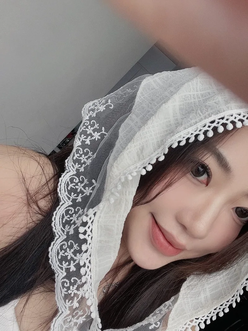 Hình avatar gái xinh cute nhẹ nhàng cho mạng xã hội