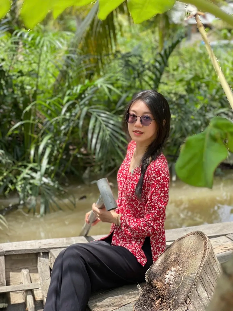 Làm mới giao diện điện thoại bằng Hình nền con gái xinh ngầu Instagram