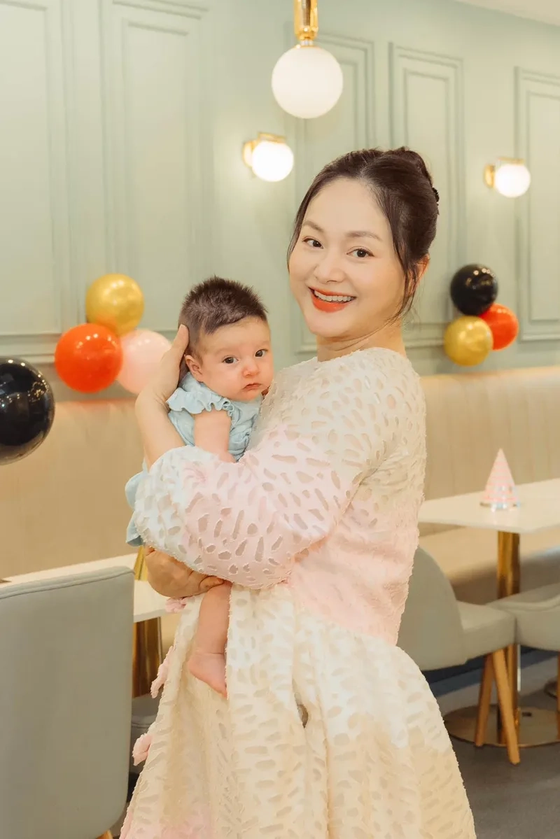 Lan Phương khoe nhan sắc không tuổi qua loạt ảnh mới nhất