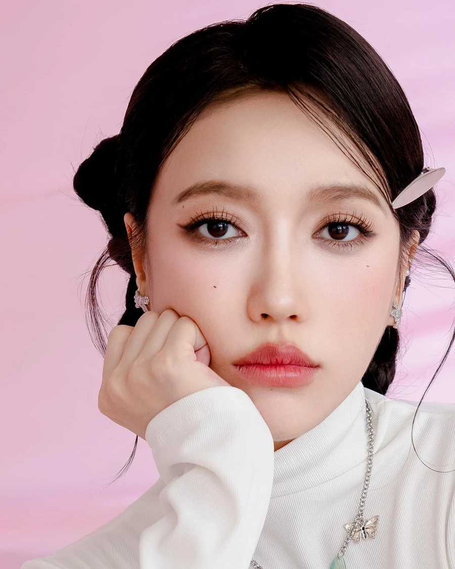 Loạt ảnh lung linh của cặp đôi trong Hình cưới Diệu Nhi Anh Tú.