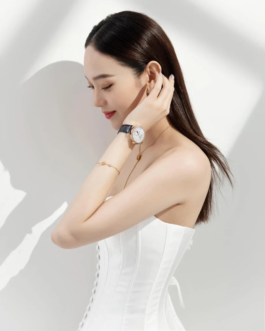 Những bức ảnh Minh Hằng trong đám cưới là những khoảnh khắc khó quên của fan.