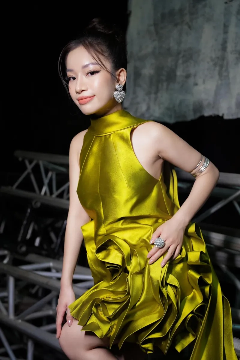 Những màn trình diễn Lâm Bảo Ngọc live bùng nổ cảm xúc