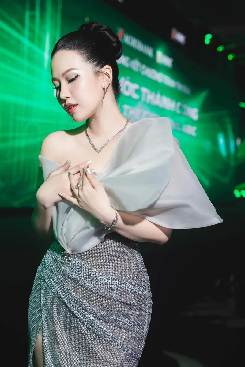 Tải ngay bộ sưu tập Tải ảnh nền gái xinh 4k siêu đẹp
