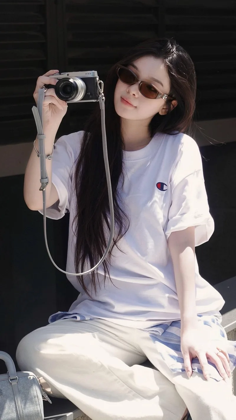 Tạo điểm nhấn dễ thương cùng Hình nền con gái xinh dễ thương Instagram