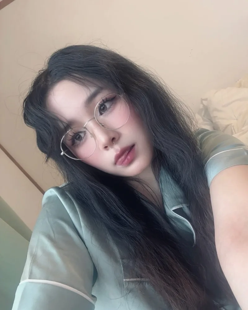 Thay đổi phong cách độc lạ với Ảnh đại diện con gái xinh ngầu Instagram