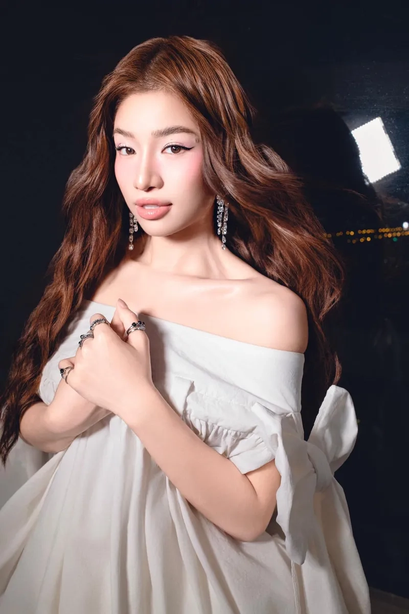 Tình yêu quê hương trong Lâm Bảo Ngọc vì đất nước
